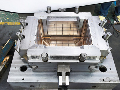 Tray injection mold